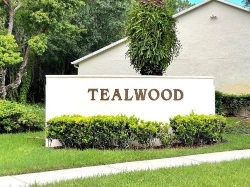 3516 Tealwood Cir, Palm Harbor FL  34685-3145 exterior