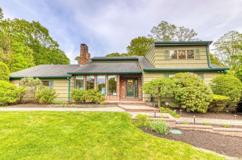 20 Northfield Dr, Northport, NY 11768-2413