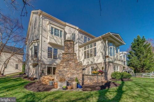 18292 St Georges Ct, Leesburg VA  20176-7421 exterior