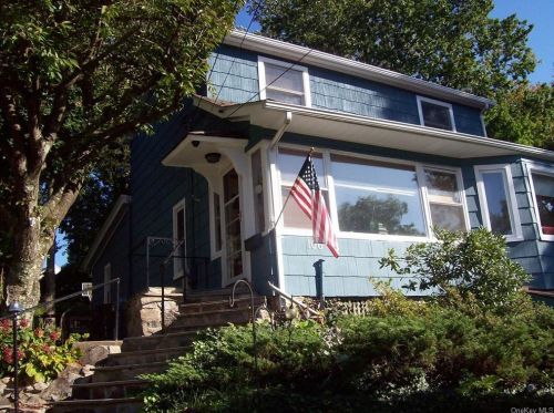 106 Potter Rd, Scarsdale, NY 10583-5652