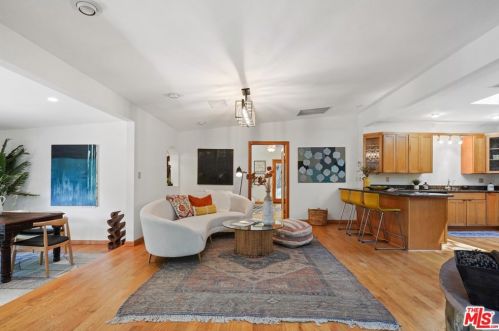 204 Topanga Canyon Blvd, Topanga CA  90290-3837 exterior