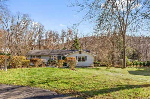 45 Tanager Rd, Mahopac, NY 10541-2355