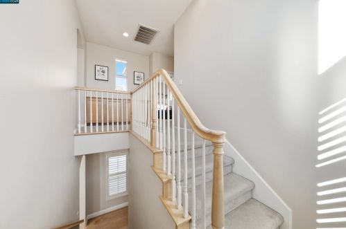 1733 Campanula Dr, San Ramon CA  94582-5155 exterior