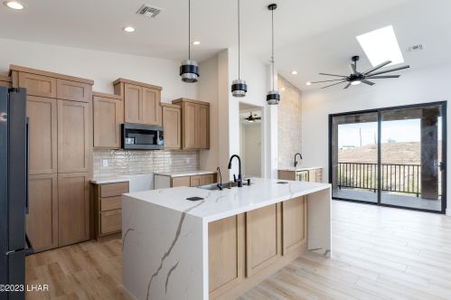 1871 Biscayne Ln, Lake Havasu City, AZ 86403-4712