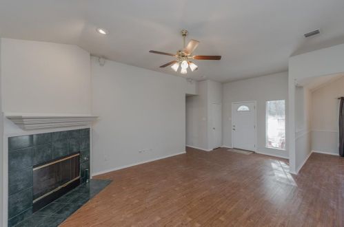 113 Mdw Ln, Denton TX  76207-7409 exterior