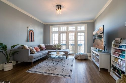 85 Undercliff Rd, Montclair NJ  07042-1616 exterior