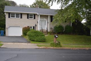 37 Hearthstone Dr, Reading, PA 19606-3047