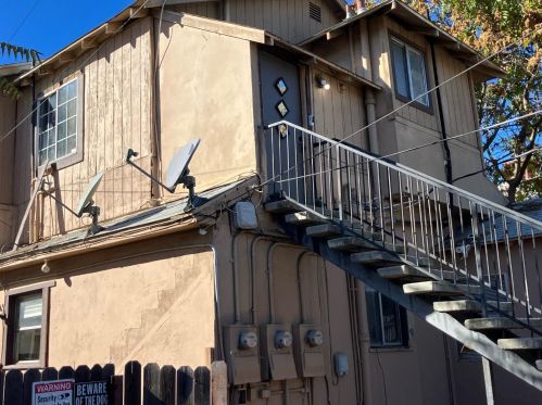 818 2nd St, Modesto, CA 95351-2813