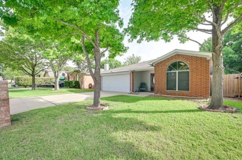 5724 Northfield Dr, Fort Worth, TX 76179-3750
