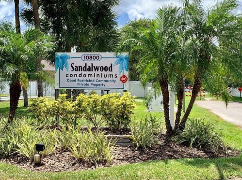10800 Us Highway 19, Pinellas Park FL  33782-3402 exterior