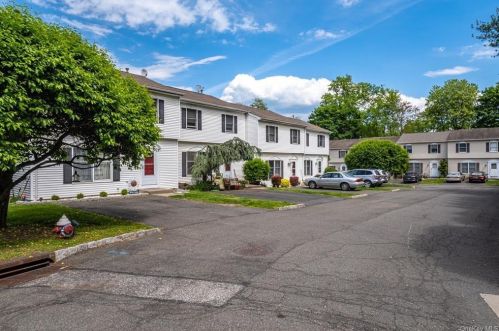 29 Muntz Ln, Garnerville NY  10923-1651 exterior