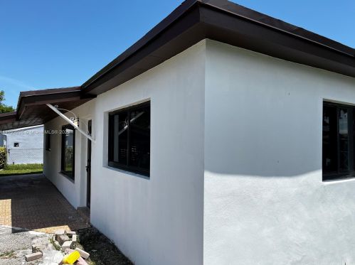 7020 27th Ct, Hollywood FL  33023-3706 exterior