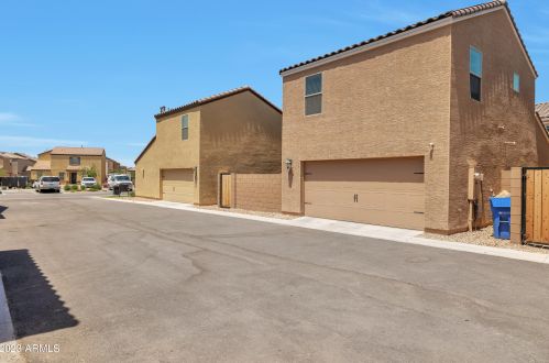 3907 79th Dr, Phoenix AZ  85043 exterior