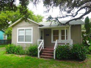 920 Cedar St, Rockport, TX 78382-2917