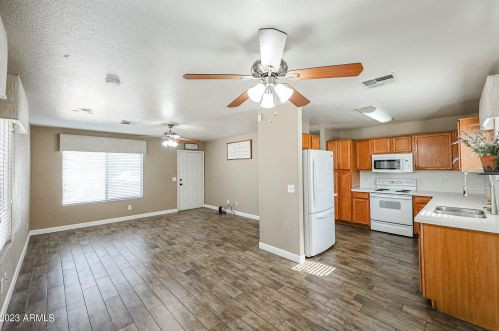 4117 Cactus Wren Dr, Phoenix AZ  85051-8187 exterior