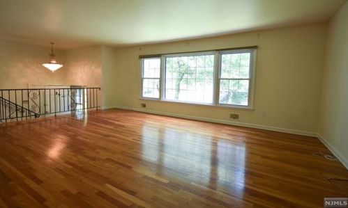 26 Connor Dr, Englewood NJ  07632-2103 exterior