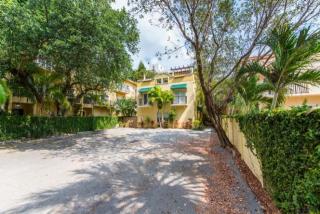 2855 Coconut Ave, Miami, FL 33133-3724