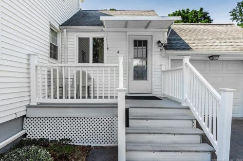 4 Woodhill Rd, Manchester, CT 06042-2835