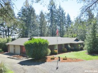 17030 Oakdale Rd, Dallas OR  97338-9652 exterior