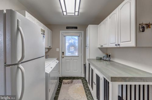 18292 St Georges Ct, Leesburg VA  20176-7421 exterior