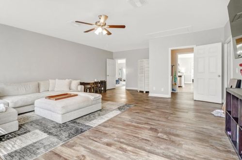 95 12th Ave, Naples FL  34120-3353 exterior