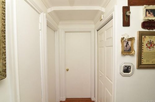 413 Woodland Hl Rd, White Plains NY  10603-3135 exterior