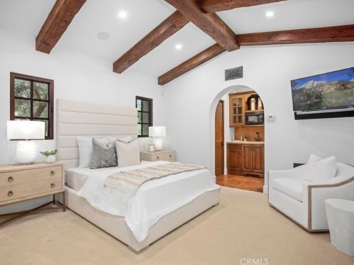 47 Echo Gln, Irvine CA  92603-0421 exterior