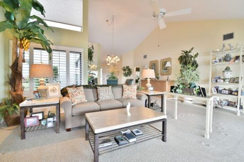 6618 Pine Ct, West Palm Beach, FL 33418-6959