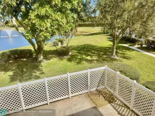 3126 Kingston Ct, West Palm Beach, FL 33409-7517
