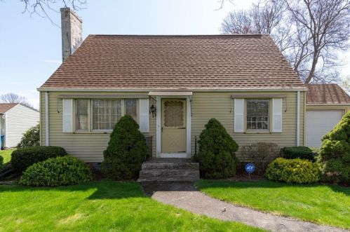 67 Homecrest Dr, Kensington, CT 06037-2118