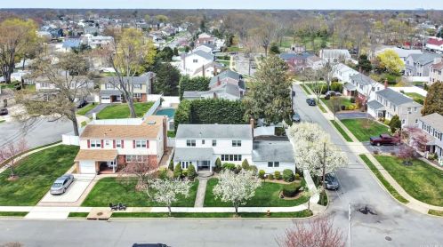 1408 Harland Rd, Seaford, NY 11783-1900