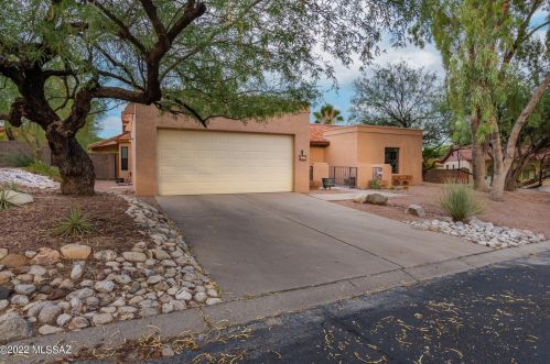5660 Avenida Silencioso, Tucson, AZ 85750-1350