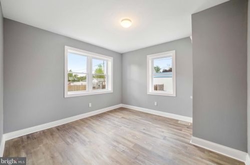 430 Manor Rd, Beverly NJ  08010-1028 exterior