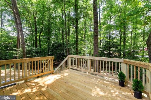 8467 Falling Leaf Rd, Springfield VA  22153-2503 exterior