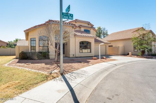 10755 Clover Way, Avondale, AZ 85392-4010