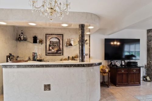 670 Secor Rd, Hartsdale NY  10530-1360 exterior