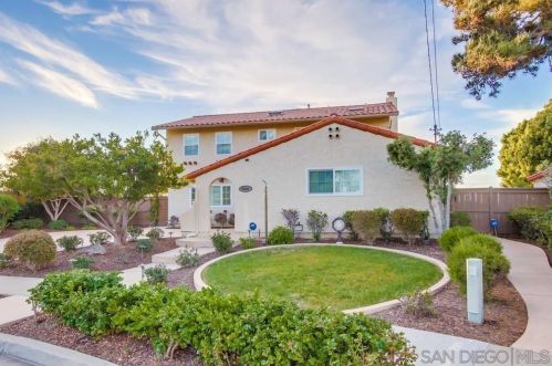 7060 Dennison St, San Diego CA 92122-2431 exterior