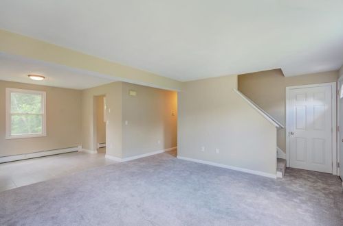 21 Belfield Dr, Providence RI  02919-1801 exterior