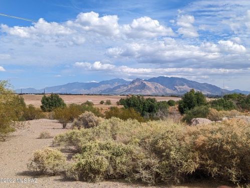 6654 Silverbell Rd, Tucson, AZ 85743-9757