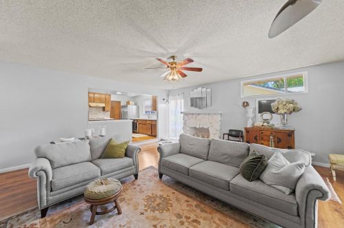 1012 Cottonwood St, Woodland CA  95695-4317 exterior