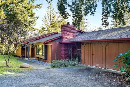 421 Bloomfield Rd, Sebastopol, CA 95472-5149