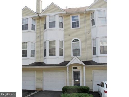 6304 Riverfront Dr, Palmyra, NJ 08065-2156