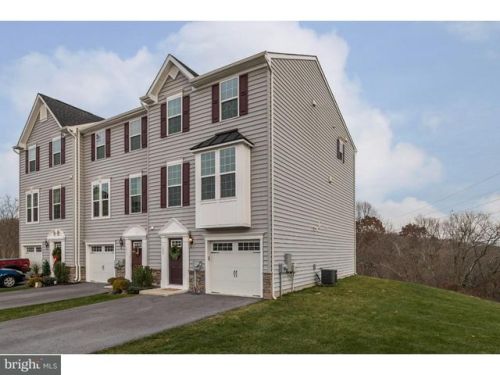 1859 Honeysuckle Ct, Downingtown, PA 19335-7202
