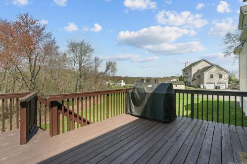 104 Dejong Ct, Montgomery NY  12549-1874 exterior