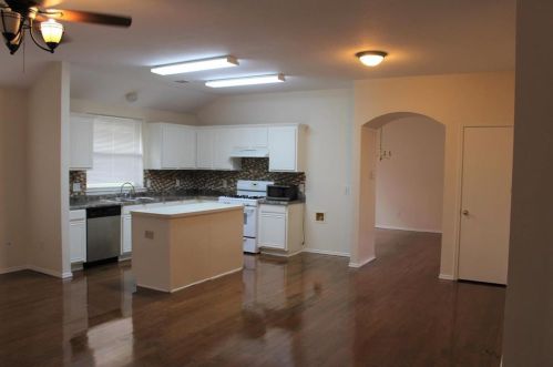 9809 Pack Saddle Trl, Fort Worth TX  76108-4415 exterior