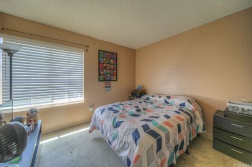 725 Dallas Ave, San Bernardino CA  92410-1127 exterior