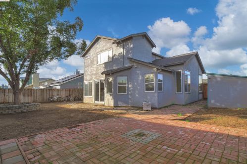 1743 Fairhaven Ct, Oakley CA  94561-3069 exterior