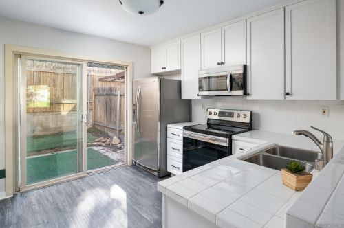 6441 Bell Blf Ave, San Diego CA 92119-1018 exterior