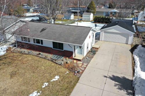 2407 Manitowoc Rd, Green Bay, WI 54311-5323