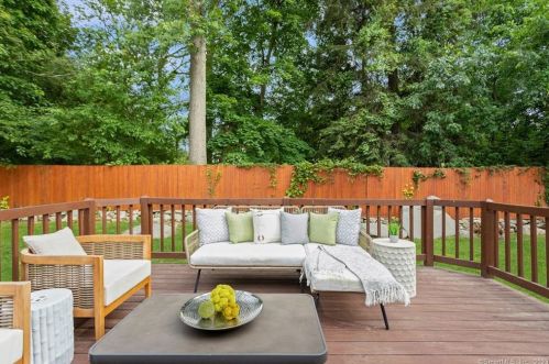 23 Brighton Pl, Stamford CT  06902-2501 exterior